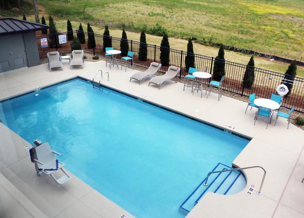 Holiday Inn Express & Suites - Hendersonville Se - Flat Rock By Ihg Exterior foto